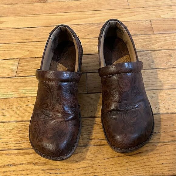 BOC Born Concepts Women's Brown Floral Embossed Clogs Size 8.5 - Picture 6 of 9